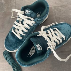 NIke Women’s Dunks Low